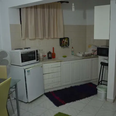 Apartment In The Center Of Aigio F Exterior photo