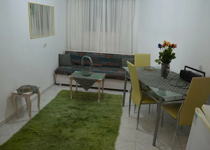 Apartment In The Center Of Aigio F