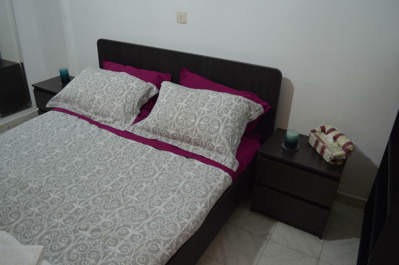 In The Center Of F Apartment Aigio