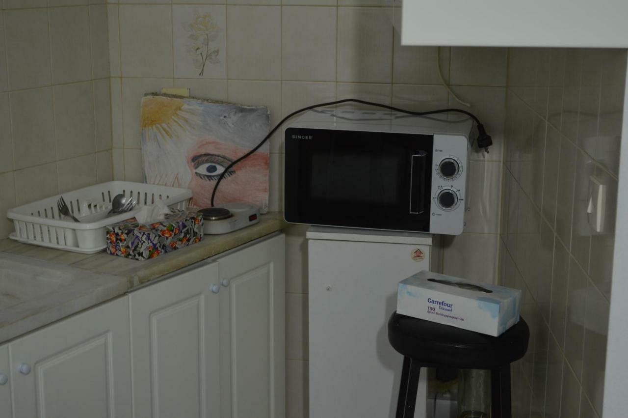 In The Center Of F Apartment Aigio