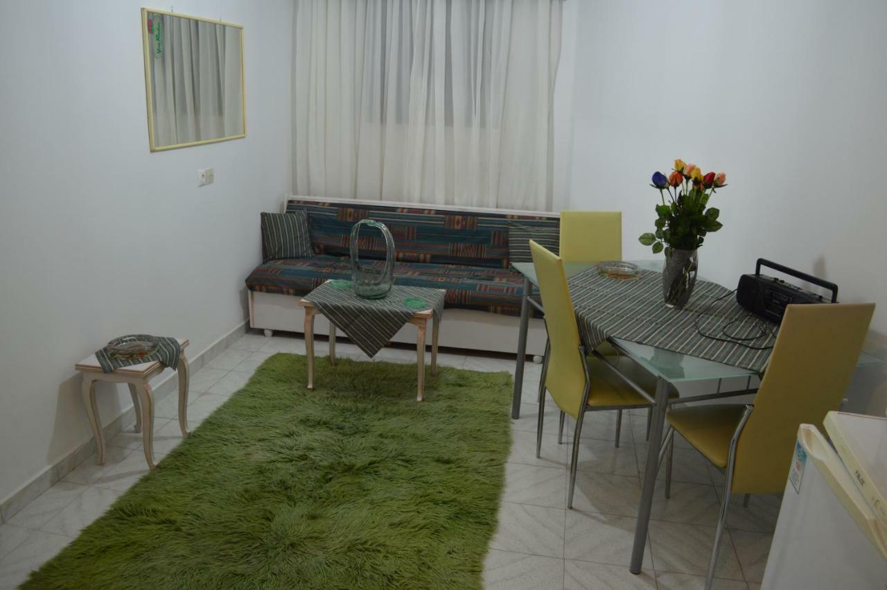 In The Center Of F Apartment