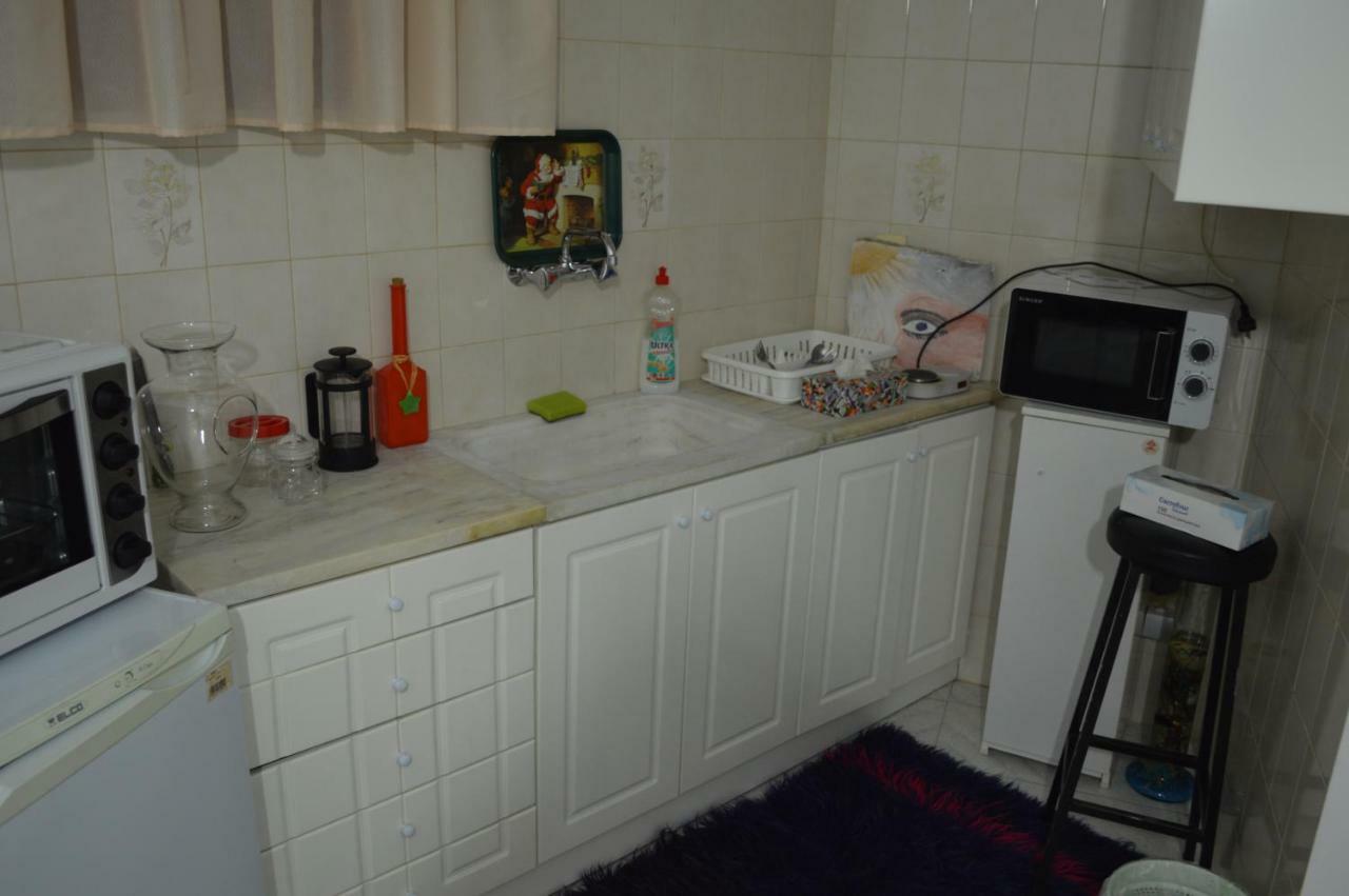 In The Center Of F Apartment